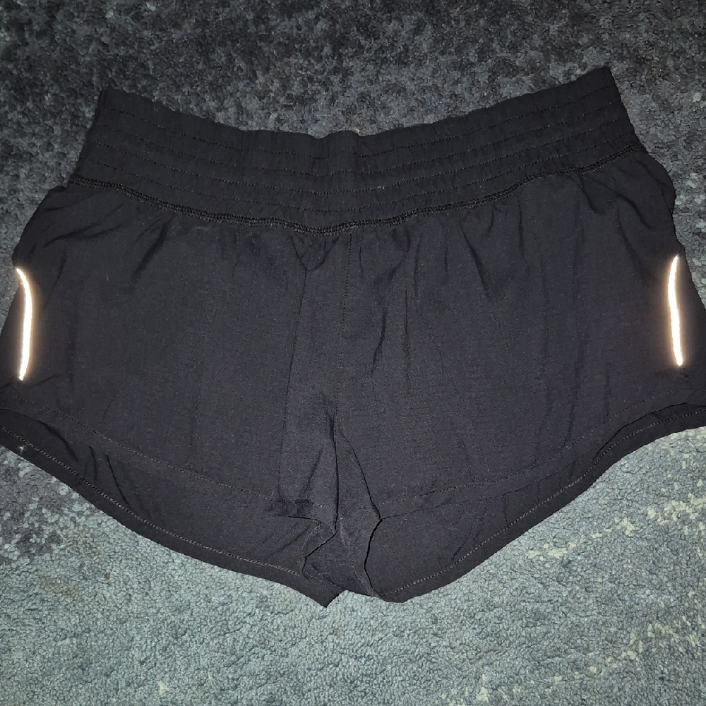 Roots Black Active Shorts..size M..euc..with Liner